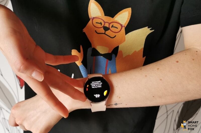 Вы можете увидеть, как происходит измерение состава тела на Samsung Galaxy Watch 4.